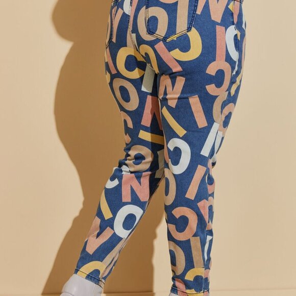 Iconic Print Skinny Jeans - Picture 3 of 4